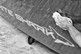 ATELIER;BATEAU;BOAT;KELT;TRAVAIL;WORK;WORKSHOP;NETTOYAGE;CLEANING;FINITIONS;FINISHES