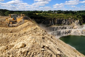 CARRIERE;QUARRY;PIERRE;STONE;ENGINS;MACHINERY