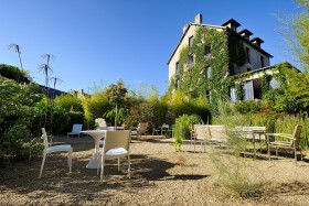 ACCOMODATION;HOTEL;LOGEMENT;JARDIN;GARDEN;PATIO