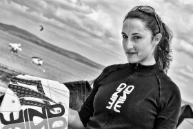 KITESURF;PLANCHE;BOARD;FEMME;FILLE;WOMAN;GIRL;CHAMPION;PORTRAIT;PICTURE