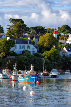 PORT;HARBOUR;FINISTERE;BRETAGNE;BRITTANY;BATEAU;BOAT;PHARE;LIGHTHOUSE;MOUILLAGE;MOORING