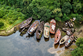 ROUILLE;RUST;FLAKE;BOIS;WOOD;VIEUX;OLD;CIMETIERE;CEMETERY;DOUARNENEZ;FINISTERE;PENN AR BED;AERIAL;AERIEN