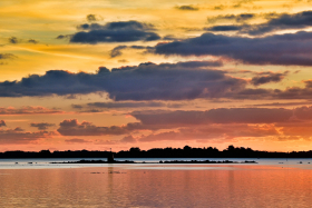 SUNSET;COUCHANT;COUCHER DE SOLEIL;CREPUSCULE;TWILIGHT;BALISE;BEACON;MORBIHAN;ORANGE;JAUNE;YELLOW