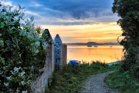 AUBE;LEVER DE SOLEIL;SUNSET;TWILIGHT;CREPUSCULE;PAYSAGE;LANDSCAPE;SEASCAPE;SEASHORE;BORD DE MER;GOLFE DU MORBIHAN;CHEMIN;PATH;PROMENADE;SENTIER;WALK