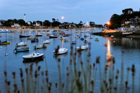 SAINTE MARINE;BENODET;FINISTERE;BRETAGNE;BRITTANY;PORT;HARBOUR;MOORING;MOUILLAGE;CREPUSCULE;TWILIGHT;LUNE;MOON