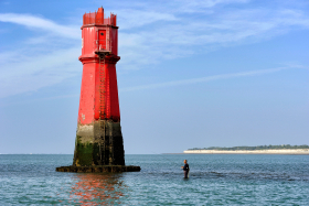 PHARE;LIGHTHOUSE;LA ROCHELLE;PECHE;PECHEUR;FISHERMAN;FISHING;FISHING ON THE SHORE