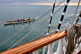 MOUILLAGE;MOORING;BATEAU;BOAT;SHIP;TROIS MATS;THREE MASTED;ACCASTILLAGE;GREEMENT;DECK FITTINGS;RIGGING;AVIRON;ROWING
