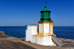 BALISE;BEACON;BIRD;BLANC;BLEU;BLUE;BORD DE MER;CIEL;GREEN;ILE;LIGHTHOUSE;PHARE;SEASHORE;SKY;VERT;WHITE;YEU