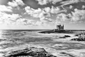 NOIR ET BLANC;BLACK AND WHITE;CHATEAU;CASTLE;PAYSAGE;BORD DE MER;LANDSCAPE;SEASCAPE;SEASHORE;QUIBERON;MORBIHAN