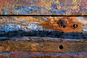 PEINTURE;ECAILLE;ROUILLE;RUST;FLAKE;BOIS;WOOD;VIEUX;OLD