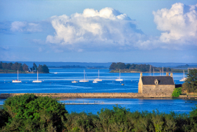 BORD DE MER;BRETAGNE;BRITTANY;CALME;LANDSCAPE;MORBIHAN;PATRIMOINE;PAYSAGE;PEN CASTEL;QUIET;SEASCAPE;SEASHORE;MOULIN A MAREE;RHUYS